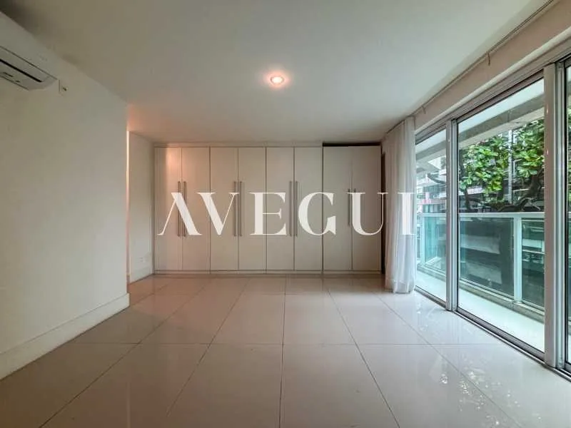 Apartamento com 4 quartos e varanda com box de vidro — photo 9
