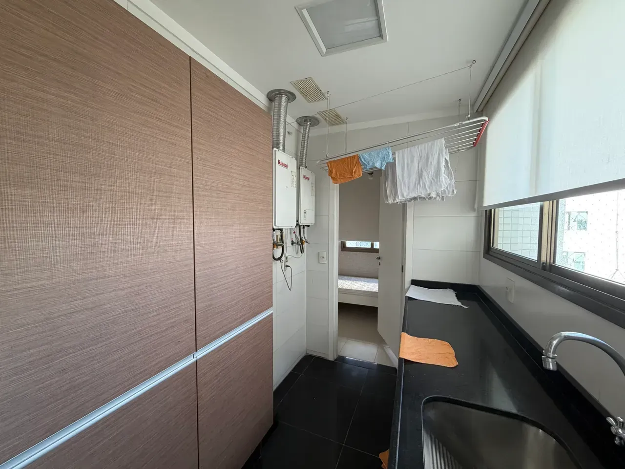 Furnished 3-bedroom apartment with open-plan kitchen — photo 14