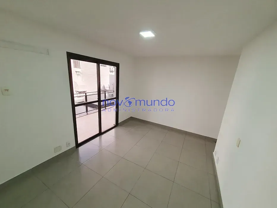 Unfurnished 3-bedroom apartment with 2 parking spaces — photo 10