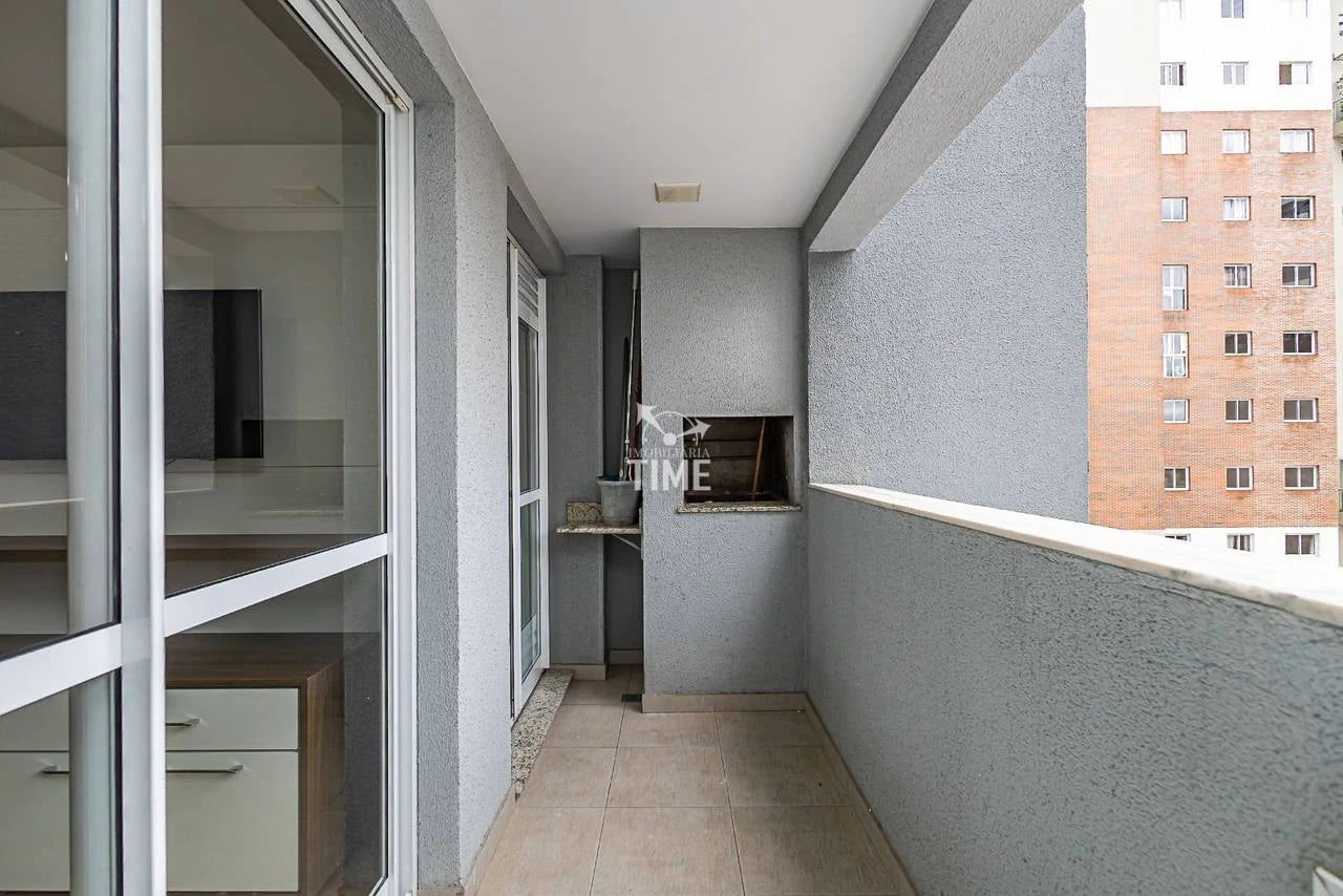 Деревянный пол или ламинат и 1 спальня: квартира 51 м² — photo 10