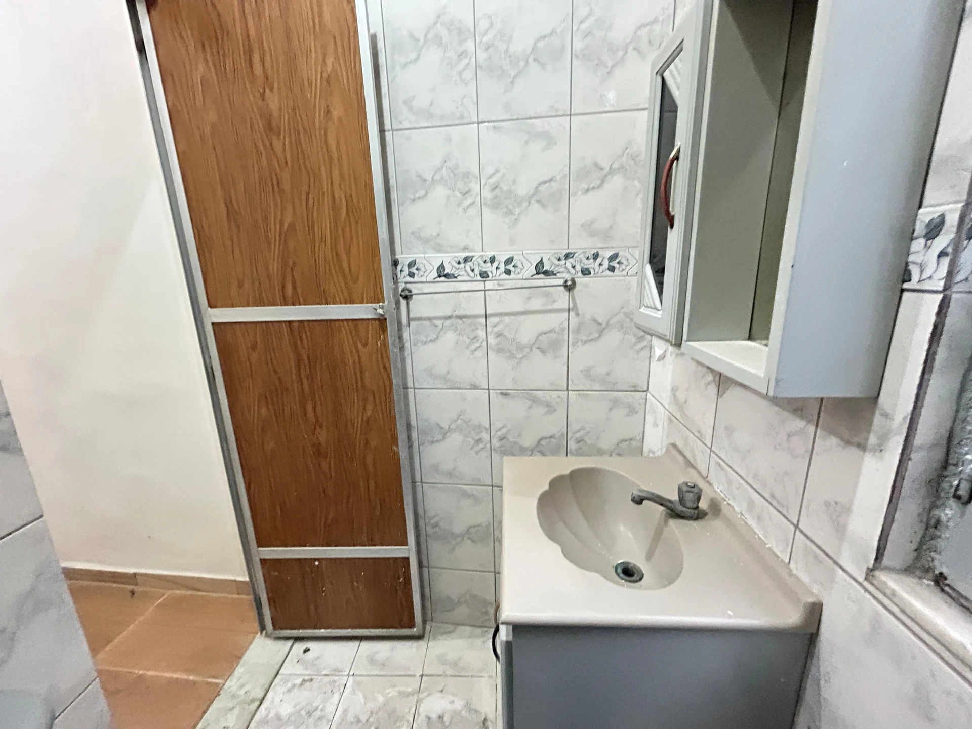 Studio sem mobília com mini cozinha e 1 quarto — photo 22