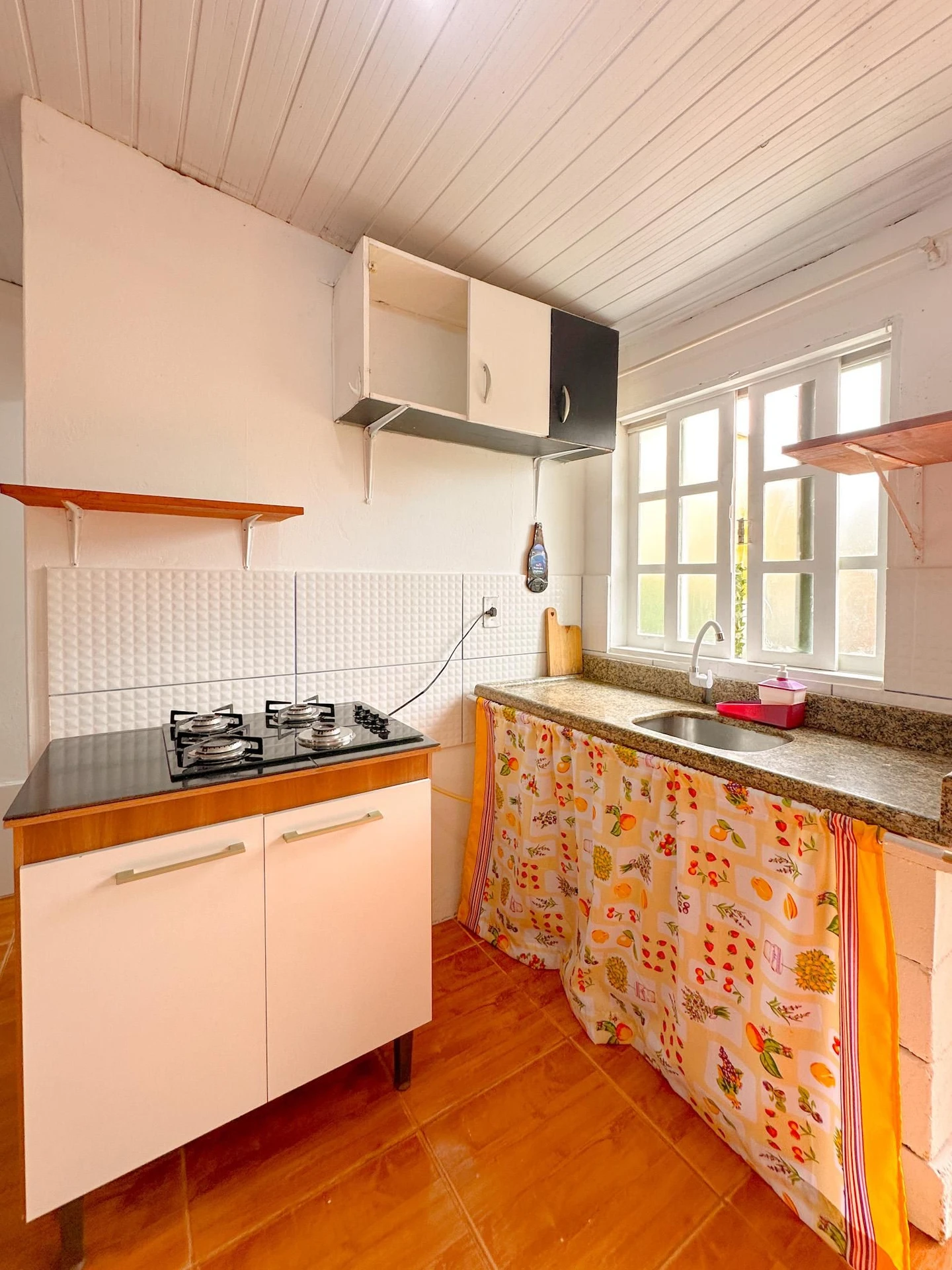 Furnished studio with 1 bedroom and private garden — photo 3