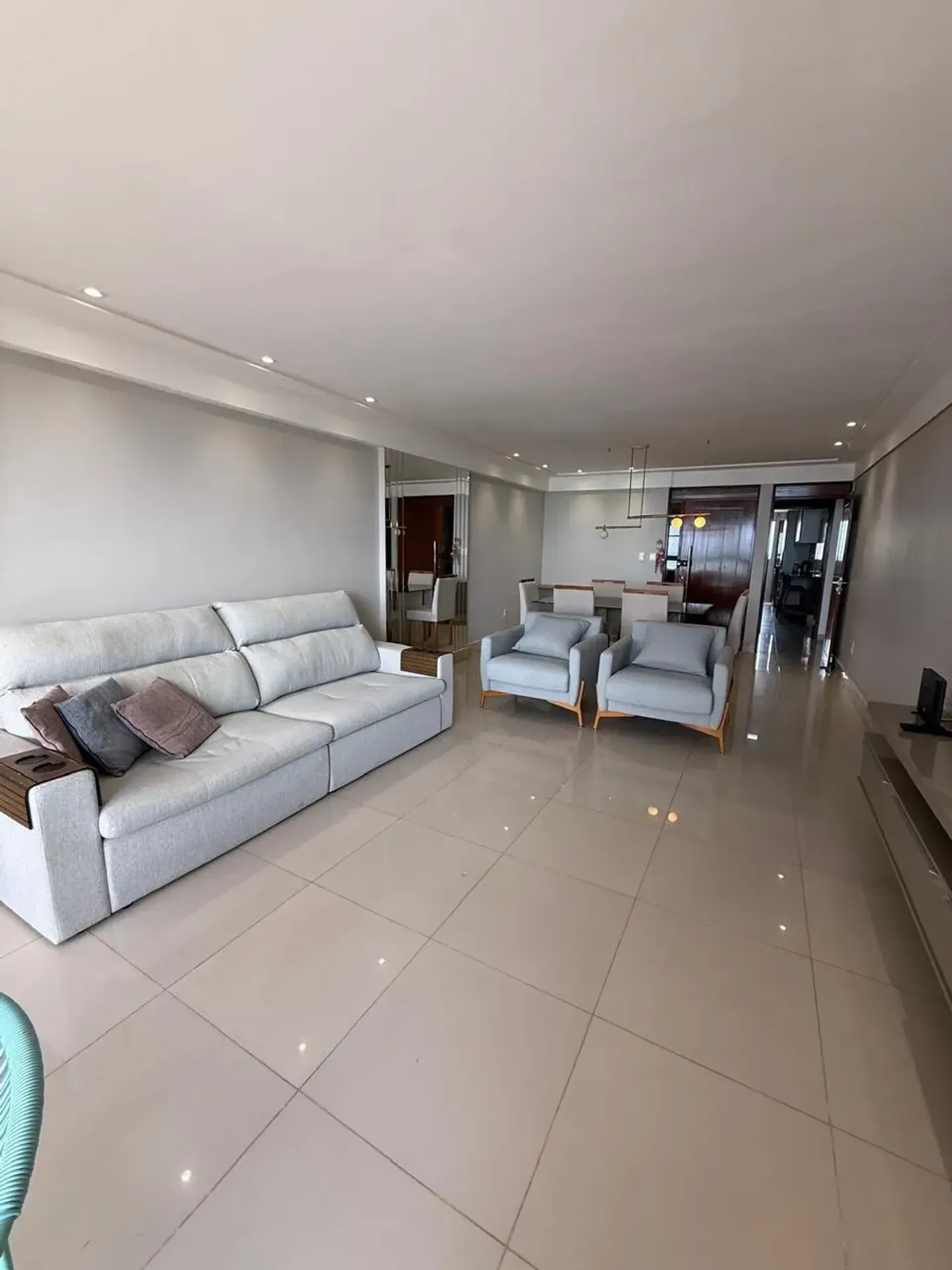 Мебльована квартира 175 м² з 3 спальнями-сюїтами