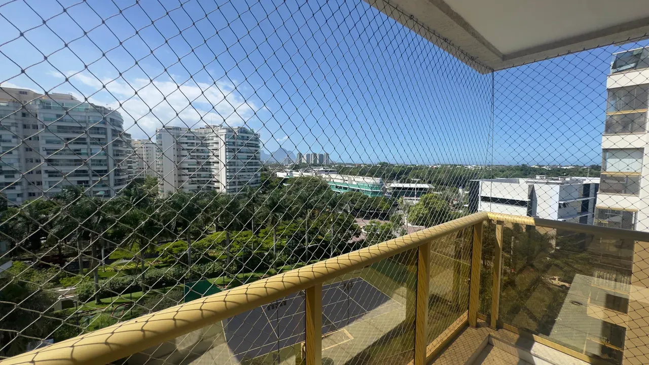 Rental apartment with 3 bedrooms and 4 bathrooms — photo 36
