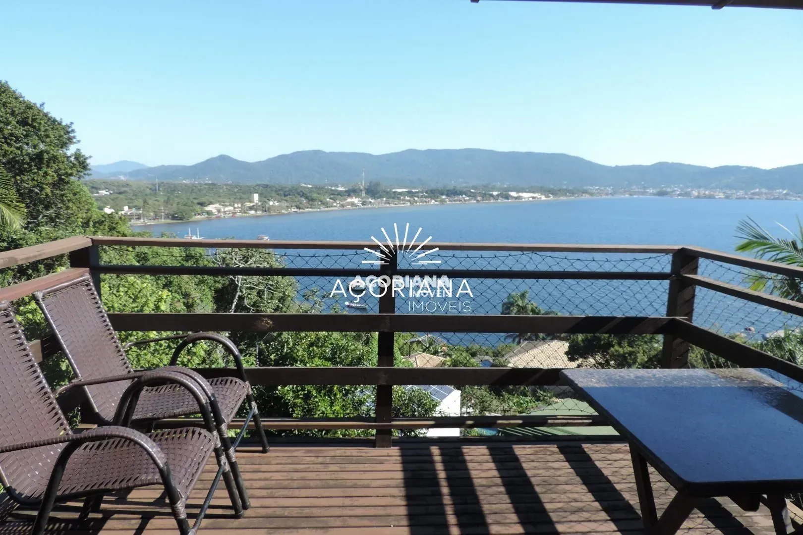 350 m² house with 3 bedrooms and an outdoor pool