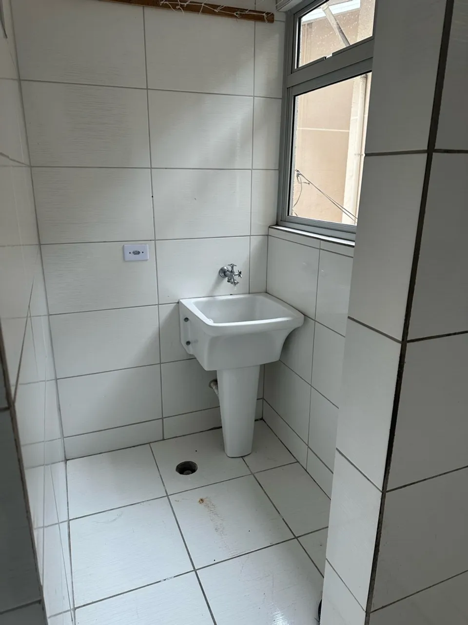 2-bedroom apartment with wood or laminate floors in Curitiba — photo 7