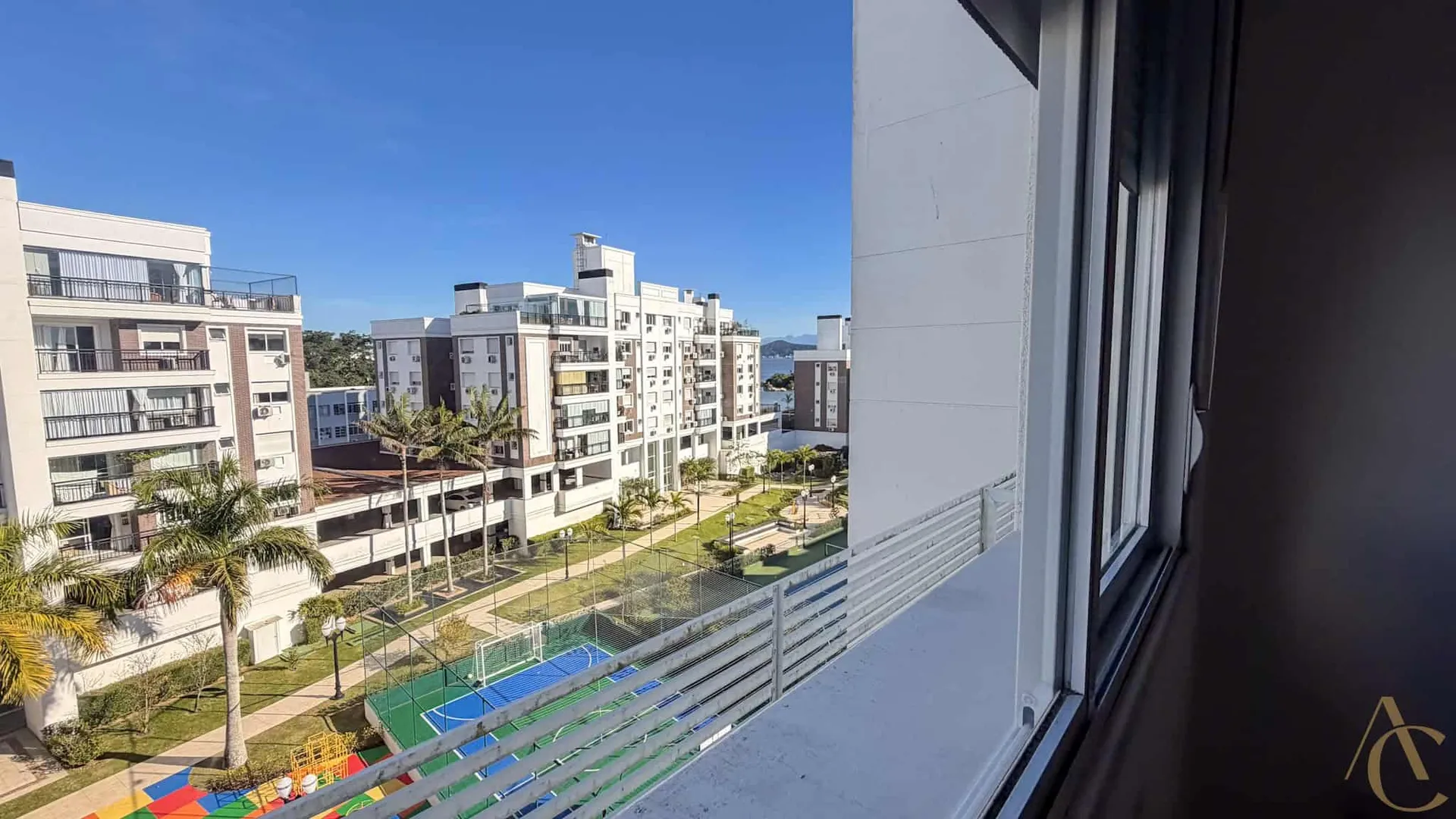 Furnished apartment with 3 en-suite bedrooms — photo 18