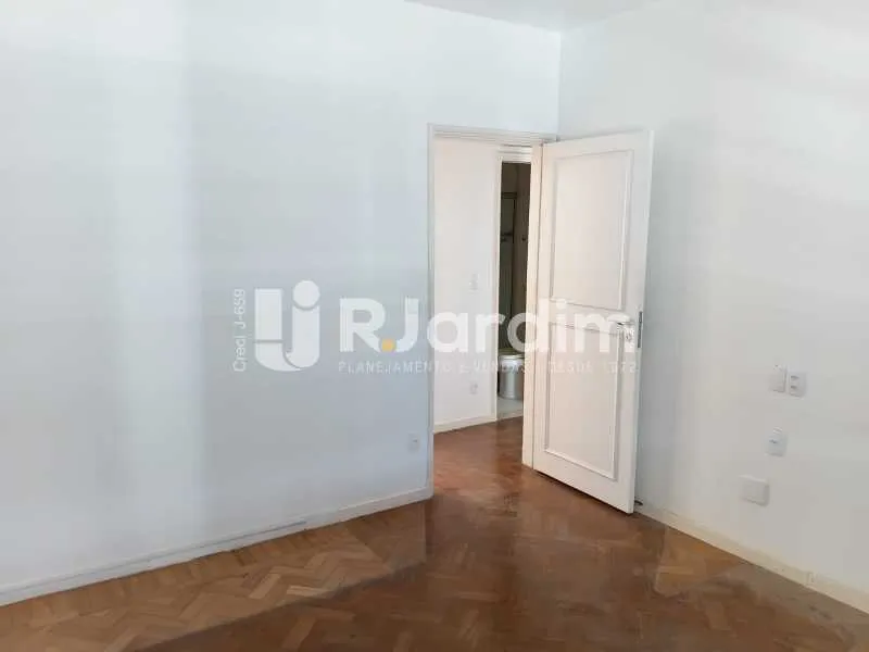 3-bedroom apartment with 130 m² and 3 bathrooms — photo 15