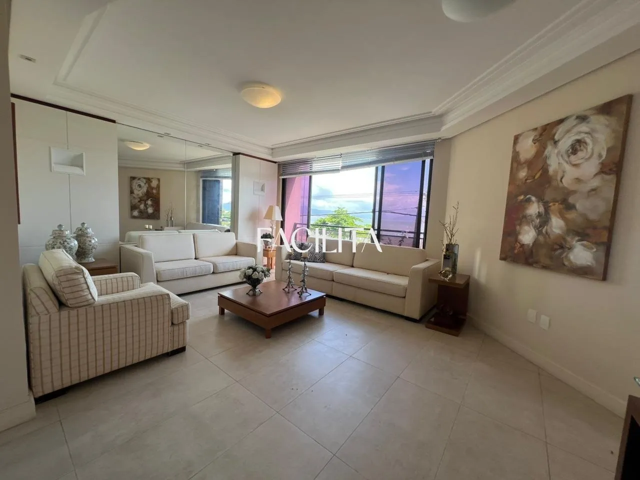4-suite apartment with 300 m², balcony enclosure