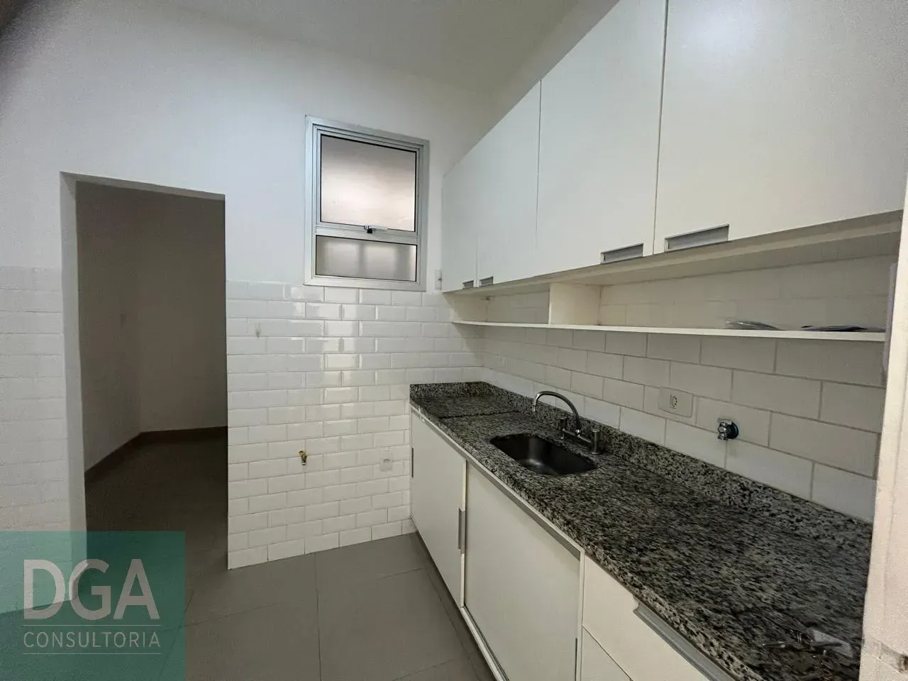 Apartamento com 2 dormitórios e cozinha separada