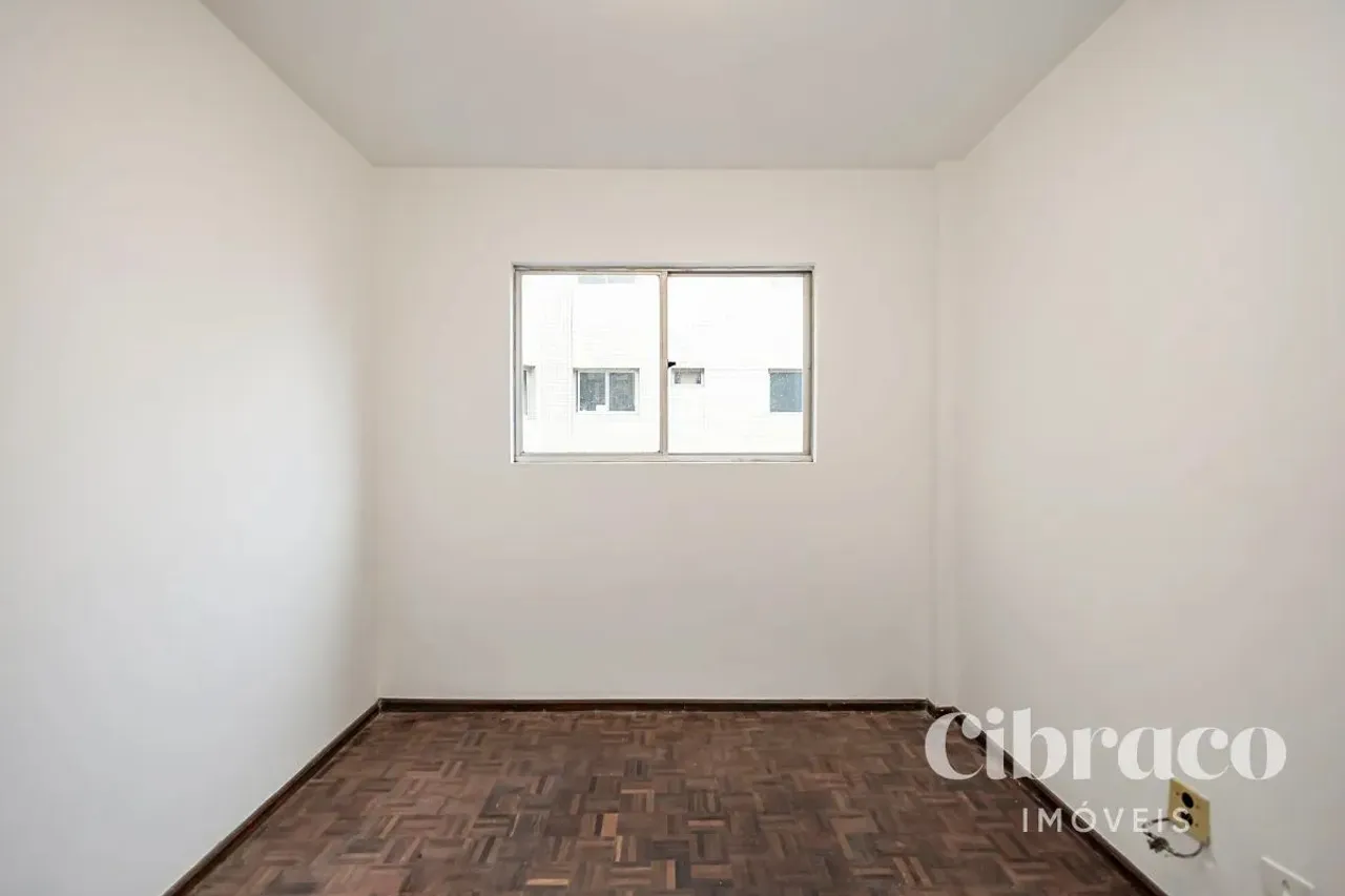 1-bedroom apartment with separate laundry area — photo 8