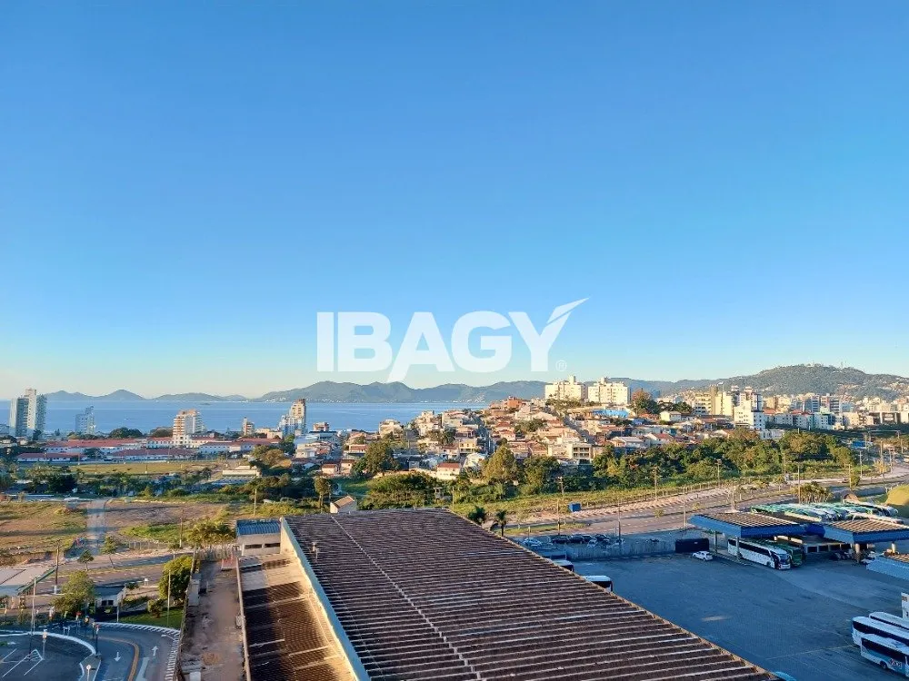 Furnished 3-bedroom apartment with 126 m² — photo 33