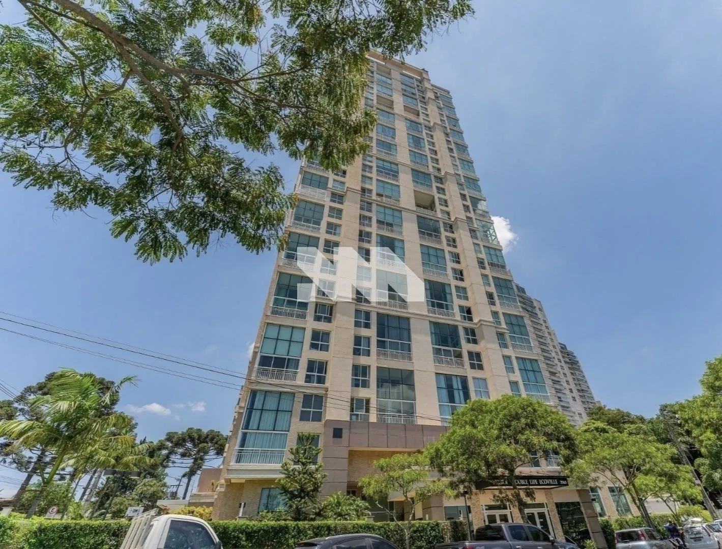 Furnished apartment with 4 bedrooms and 231 m² — photo 21