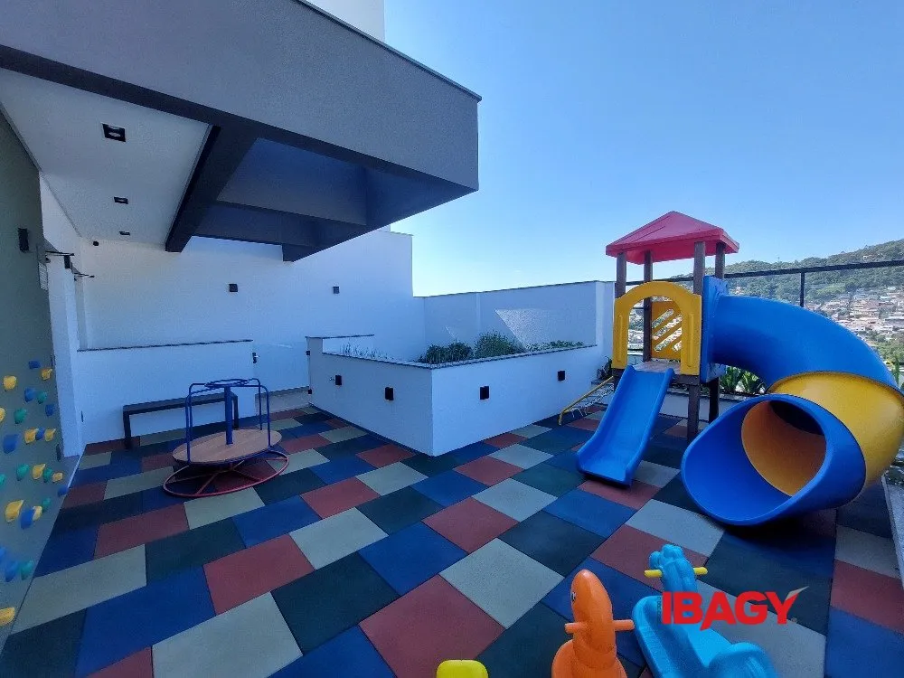 Квартира с 2 спальнями и сюитом, 108 м² — photo 21