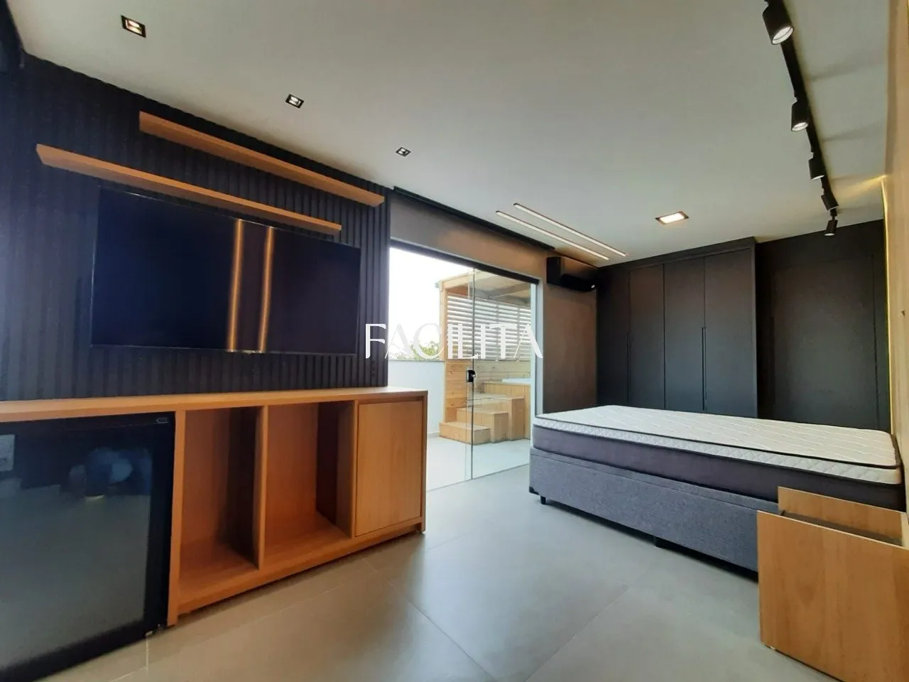 Меблированная мансарда 30 м² с 1 спальней — photo 3