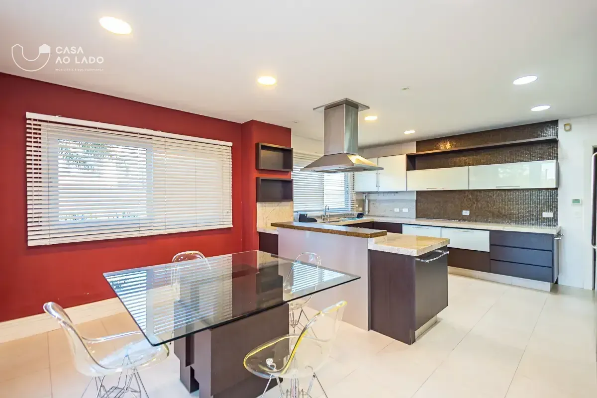 House with 629 m², 4 bedrooms and a balcony — photo 19