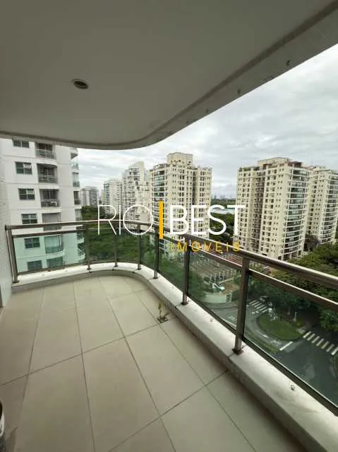 Furnished apartment with an open-plan kitchen and 4 bedrooms — photo 4