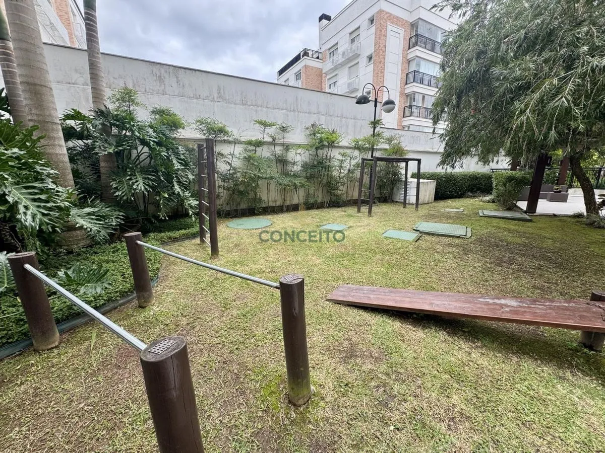 Unfurnished 154 m² apartment with a private garden — photo 42