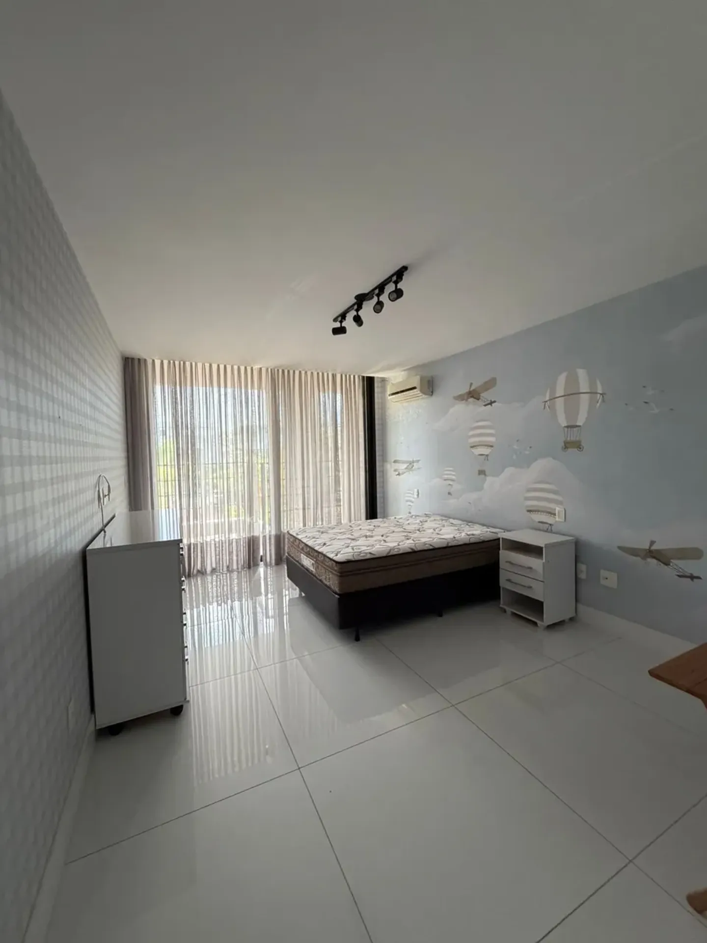 Casa com cozinha americana, 4 quartos e 5 banheiros, 980 m² — photo 25