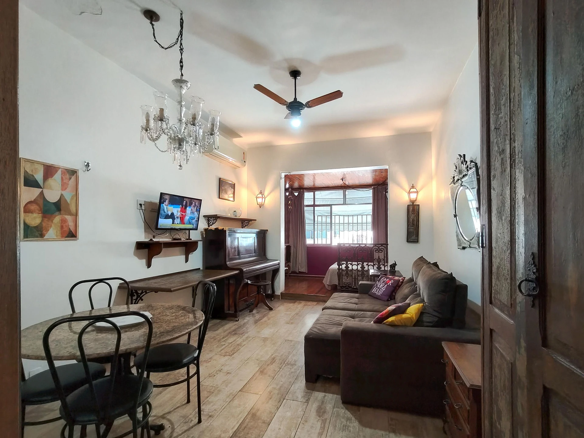 Furnished studio, 45 m², with a walk-in closet