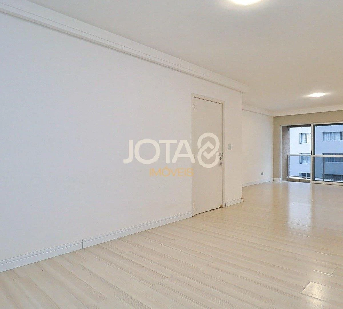 2-bedroom apartment with a glass-enclosed balcony — photo 14