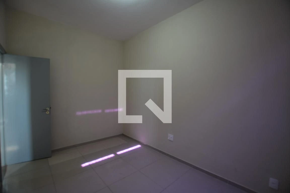 Apartamento com 2 quartos, 1 banheiro e 1 vaga — photo 26
