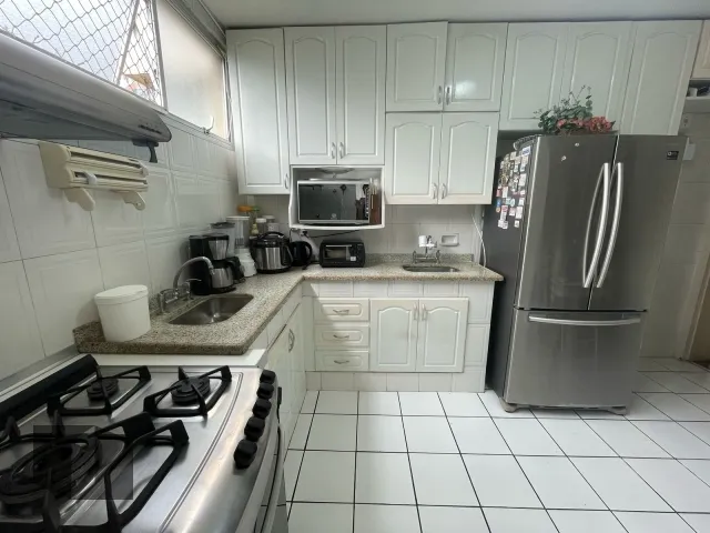 Furnished apartment with 3 bedrooms and a glazed balcony — photo 3