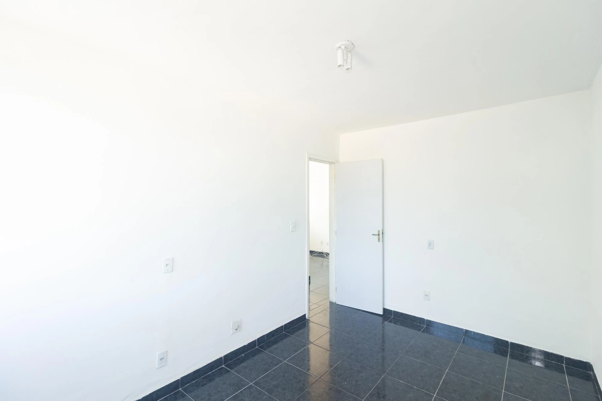 2-bedroom apartment with 1 bath, parking spot, pets ok — photo 17