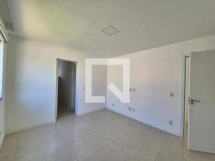 Floor-to-ceiling windows in a 4-bedroom house, 430 m² — photo 28