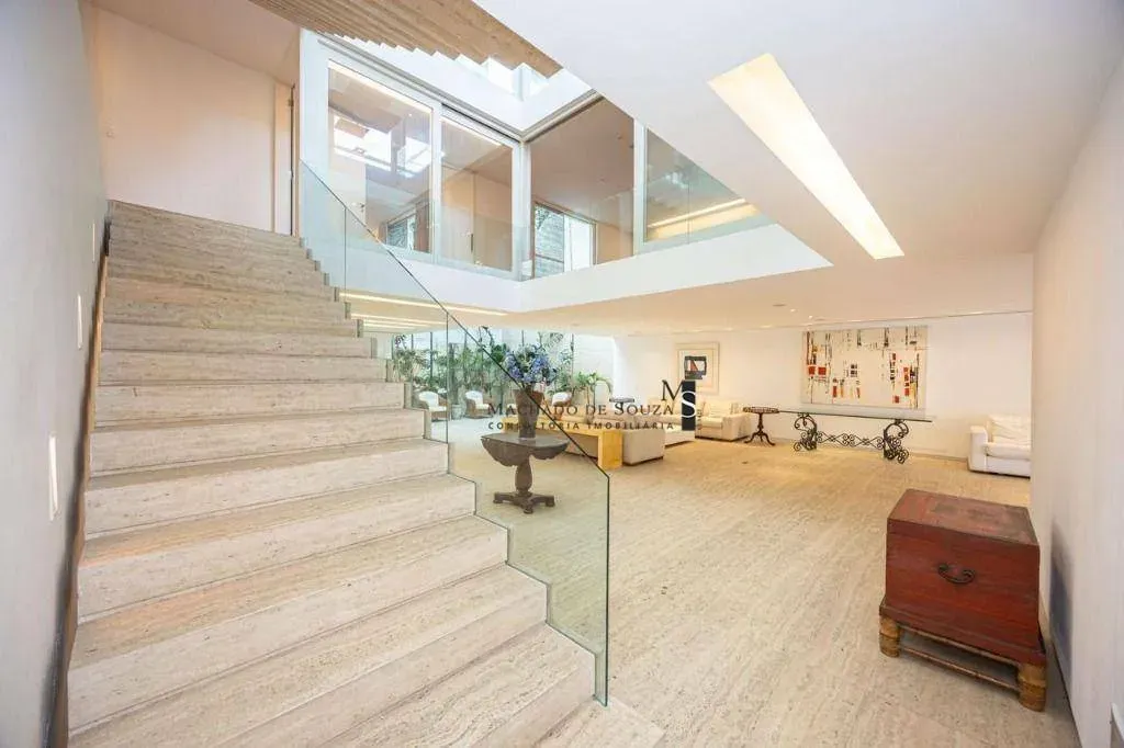 Casa para alugar com 4 dormitórios e 4 banheiros — photo 2