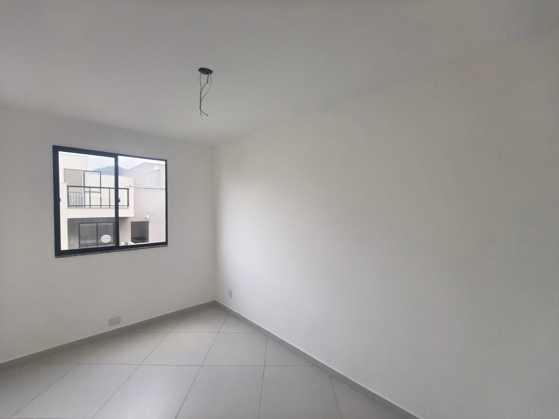 2-bedroom apartment with balcony and glass-enclosed shower — photo 24