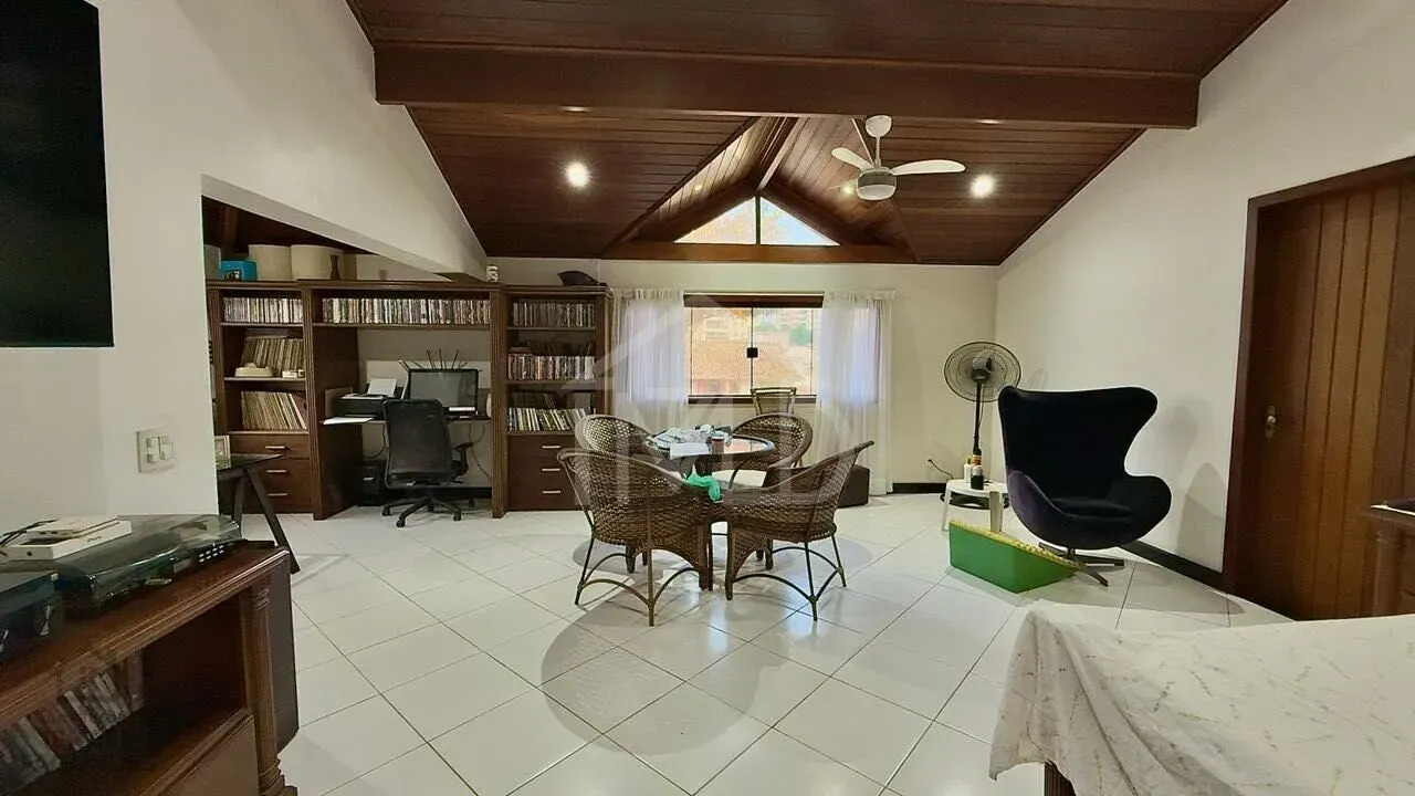 Casa mobiliada com 4 quartos e 5 banheiros, 806 m² — photo 11