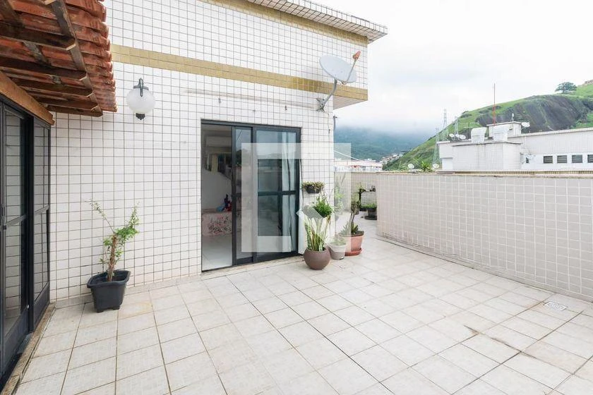 4-bedroom apartment with a mountain view — photo 30