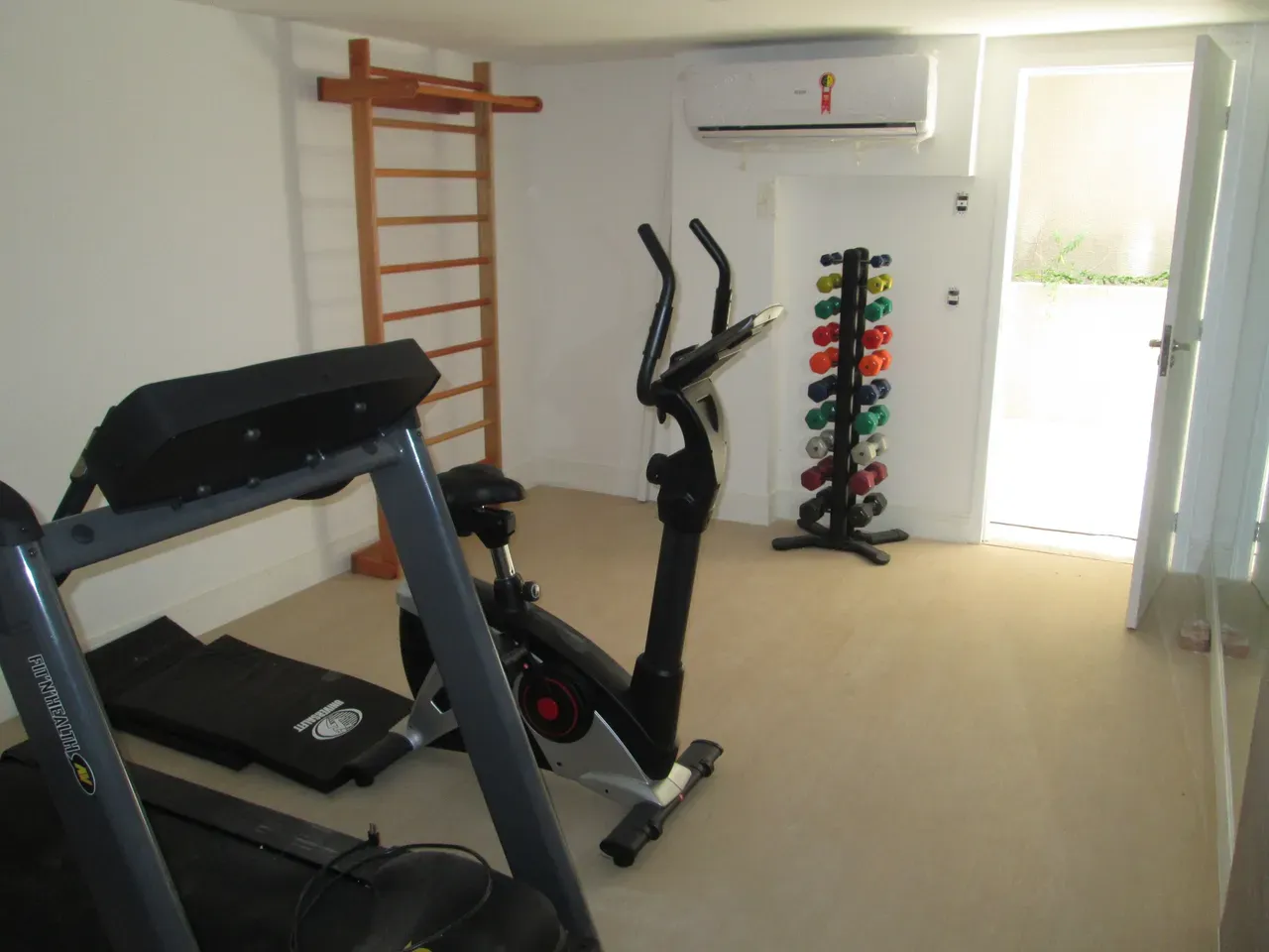 Apartamento de 2 quartos em condomínio com academia — photo 2