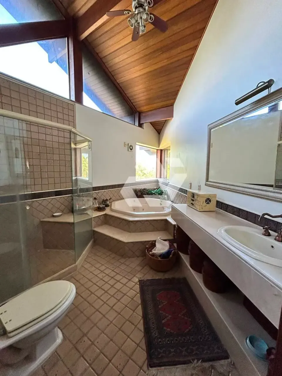 4-bedroom house with 5 bathrooms and 5 parking spots — photo 13