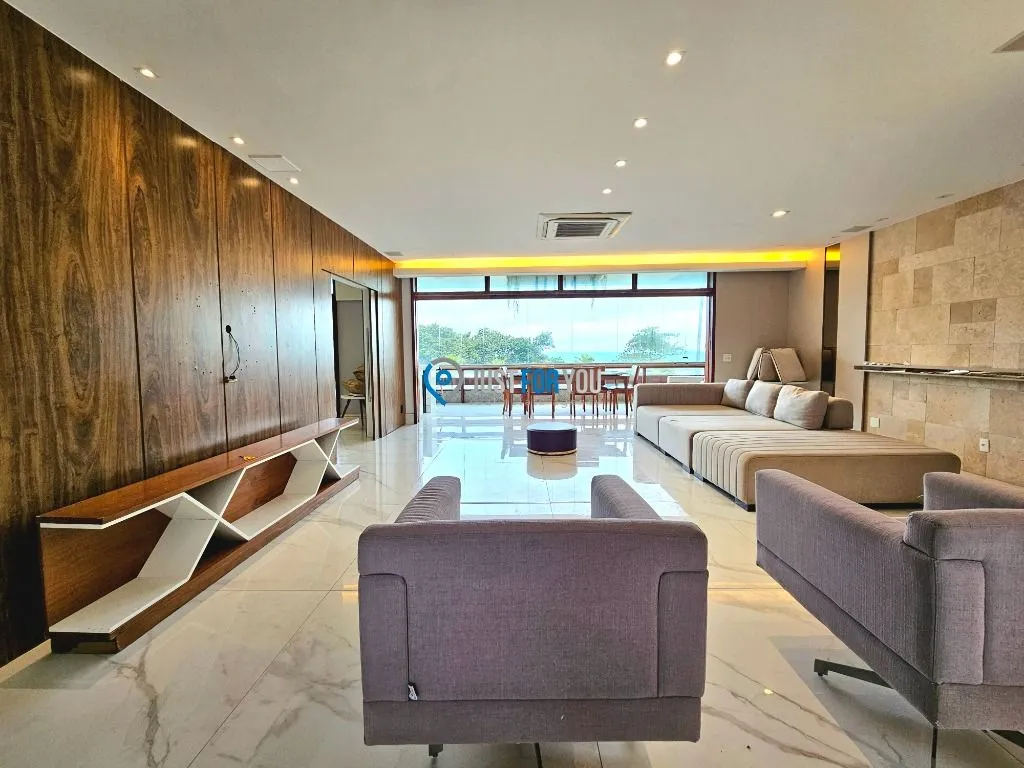 Floor-to-ceiling windows in a 3-bedroom apartment, 250 m² — photo 4