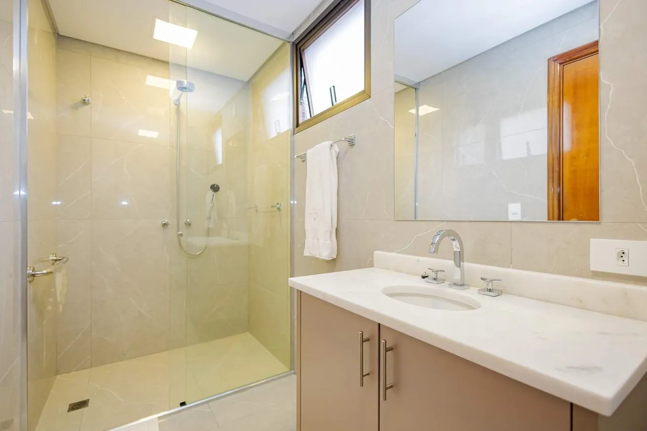 4-bedroom apartment with 2 en-suites and 427 m² — photo 20