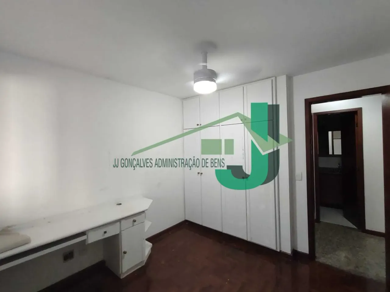 3-bedroom apartment with 3 parking spaces — photo 2