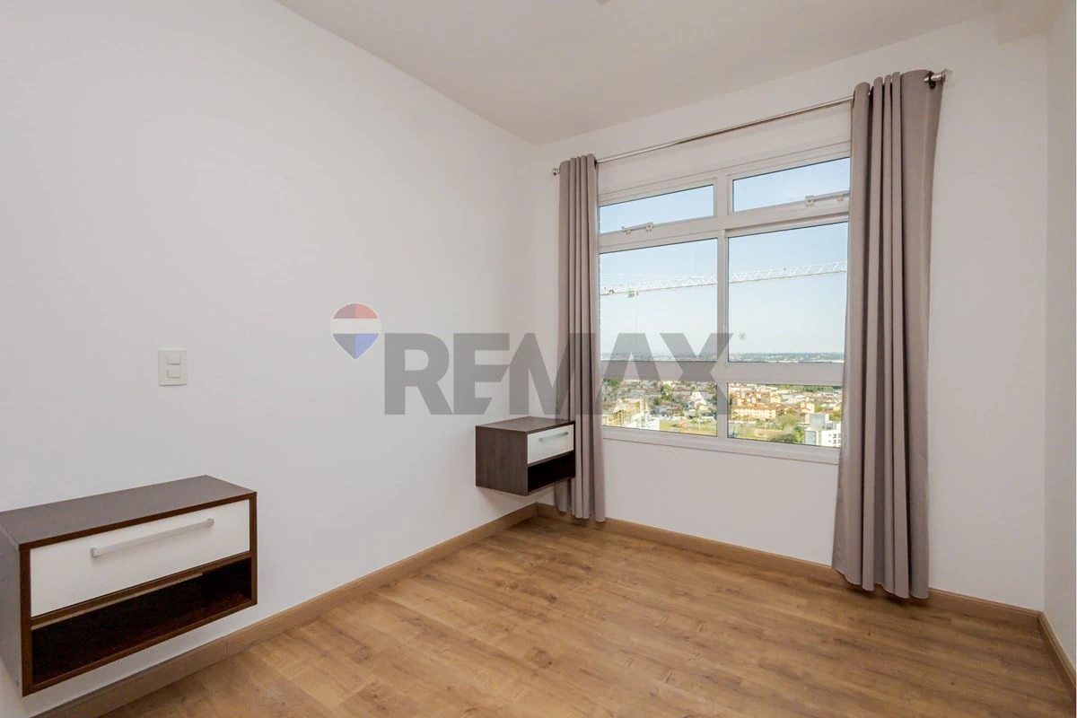 2-bedroom apartment with balcony and 2 parking spaces — photo 18