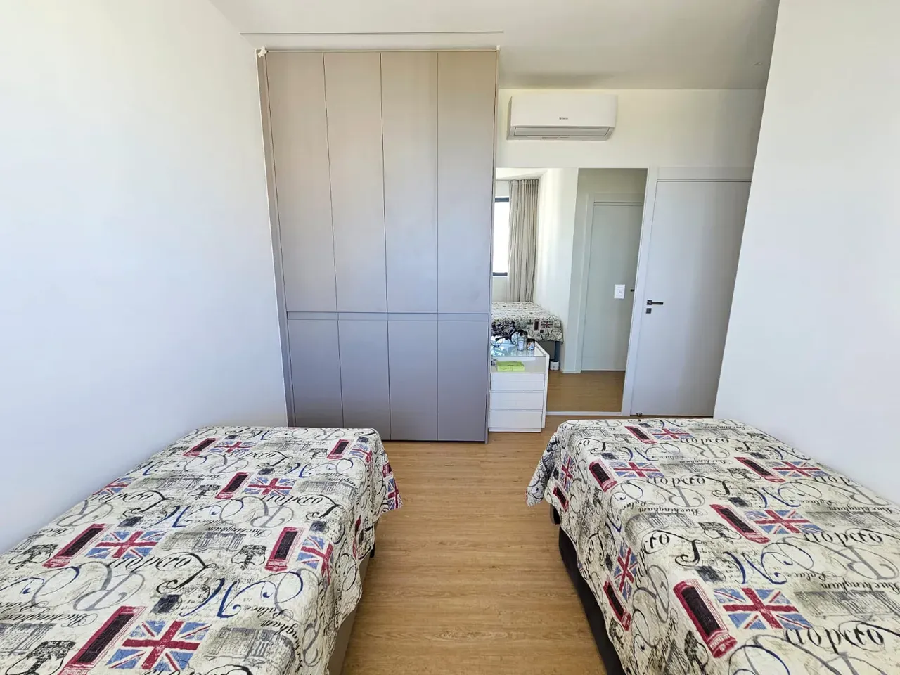 231 m² apartment with 3 bedrooms and 5 bathrooms — photo 18