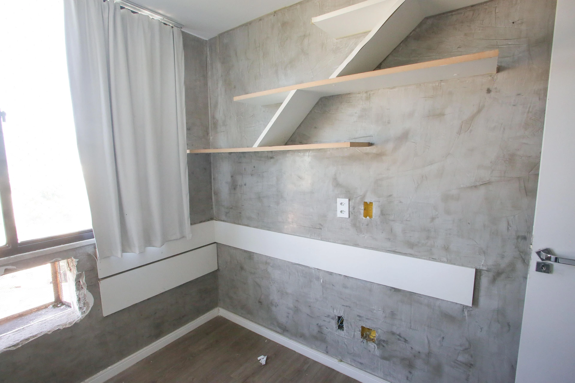3-bedroom apartment with a balcony and 1 parking space — photo 3