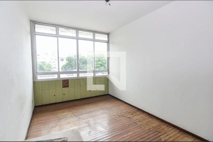 1000 m² house with 6 bedrooms and 1 en-suite — photo 3