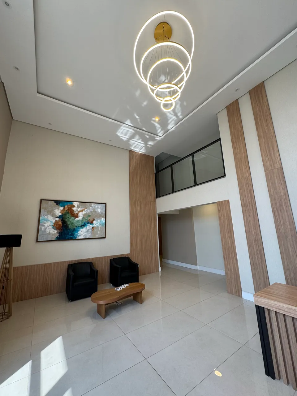 One-bedroom apartment in a building with a gym — photo 8