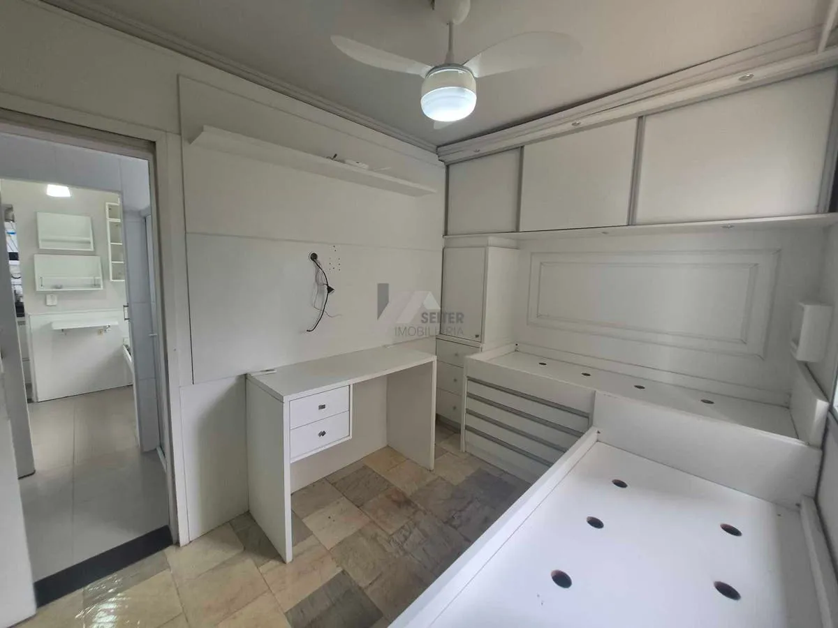 3-bedroom apartment with a glass-enclosed balcony — photo 38