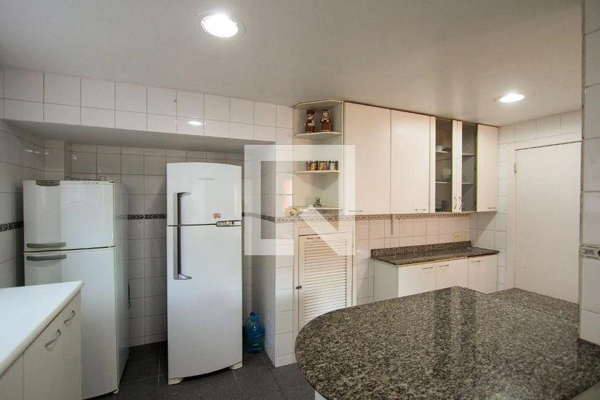 Меблированный дом с 4 спальнями и 3 сьютами, 450 м² — photo 21