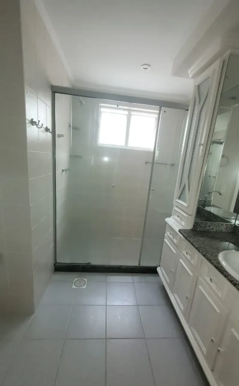 Unfurnished 3-bedroom apartment with 3 bathrooms — photo 12