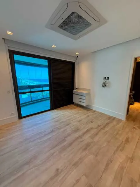 Penthouse apartment with 4 en-suite bedrooms — photo 27