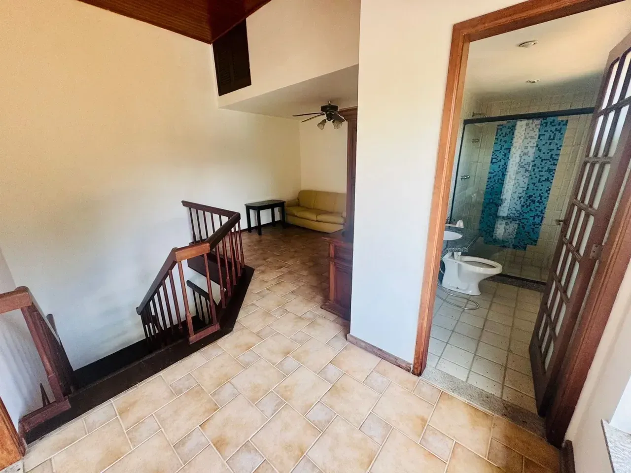 House with 5 suites and an integrated kitchen — photo 43
