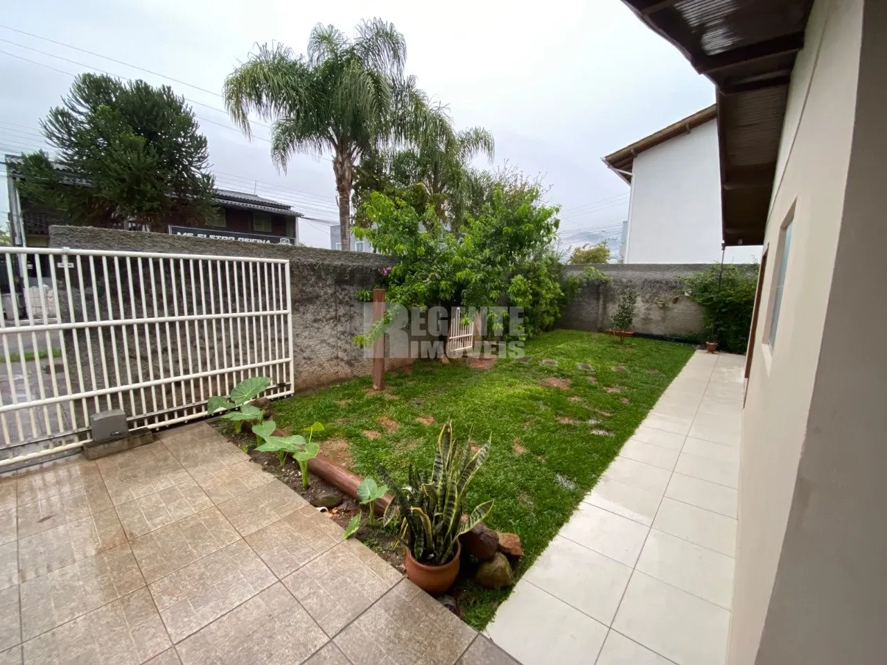 3-bedroom house with a garden — photo 20