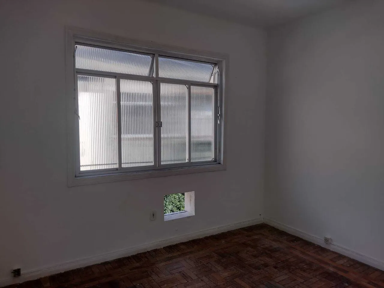 Unfurnished apartment with 3 bedrooms and a balcony — photo 9
